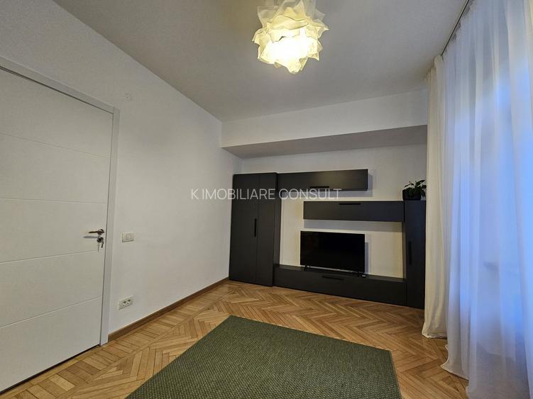 Piata ROMANA- Coloane - 11