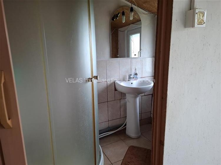 Casa Gugesti, sat Oreavu, 1870 mp teren - 13