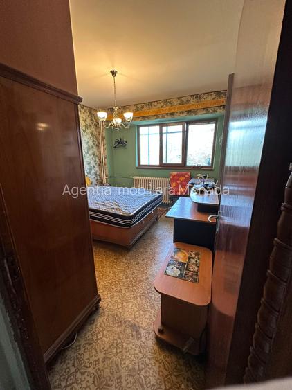 Apartament 3 camere de vanzare Gorjului (6-7 minute de metrou / An 1979 ) - 4