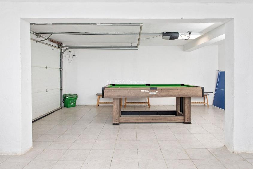 Vilă 5 dormitoare, 4 băi, 2 248mp teren, piscină. Preț: 229 000 E. - 39