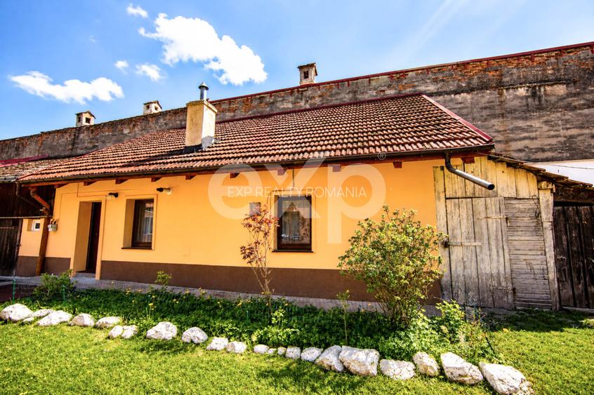Corp de casă renovat, curte comună – Str. Lungă, Brașovul Vechi - 6