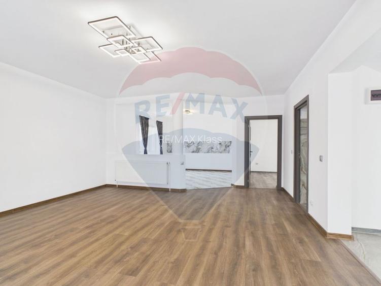 Casă / Vilă cu 5 camere de vânzare - 8