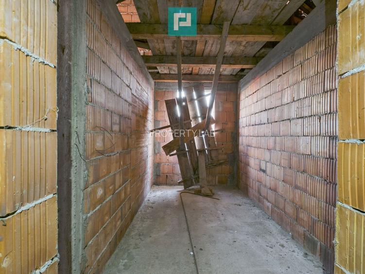 Proprietate impresionantă între Curtici și Macea - 20