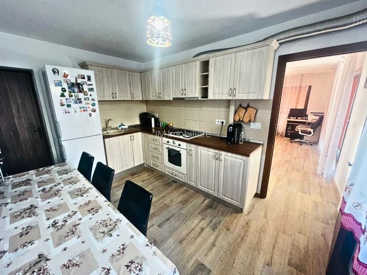 Dumbravita - zona Cora - Casa 4 camere - tip:duplex - teren 300 mp - 6