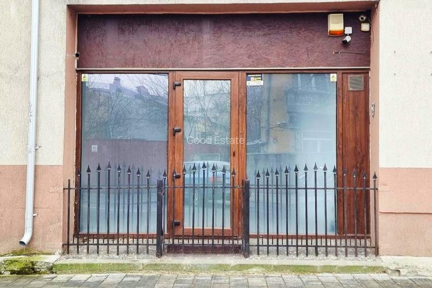 Spatiu parter 28mp BIROU showroom magazin online Mosilor Obor adiacent - 2