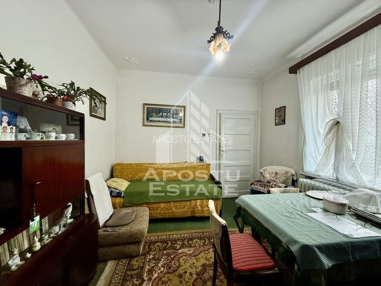 Casa individuala cu 2 fronturi stradale, teren 480mp, zona Crisan - 7