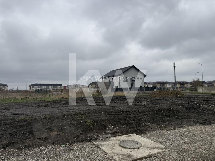 Teren intravilan construibil, utilități complete Str. Cetății - Comision 0 - 11