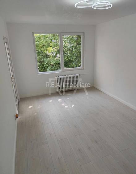3 camere, et 2/8, decomandat-Drumul Taberei, Str Chilia Veche - 2