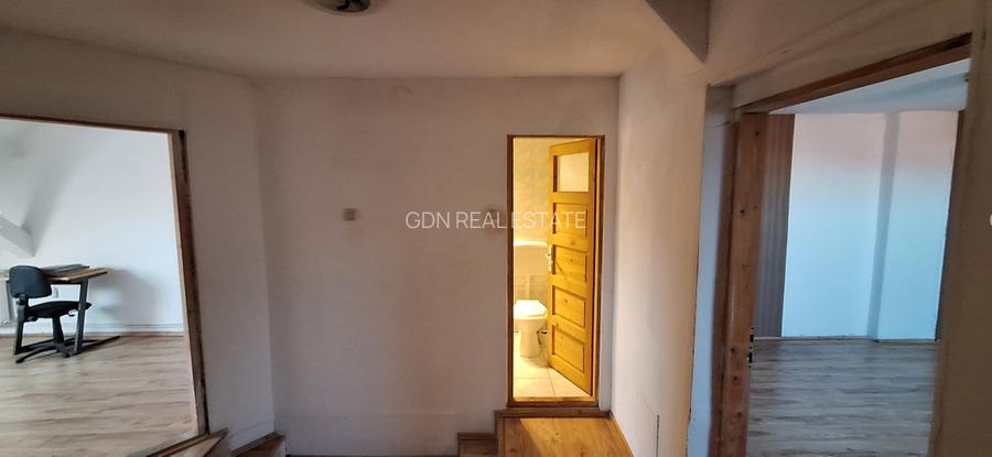 Apartament 4 camere, strada Tuberozelor - 9