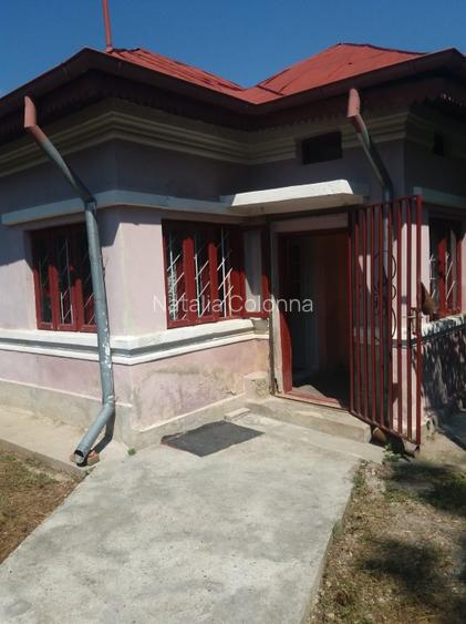Vând casa la curte batraneasca locuibila - 4