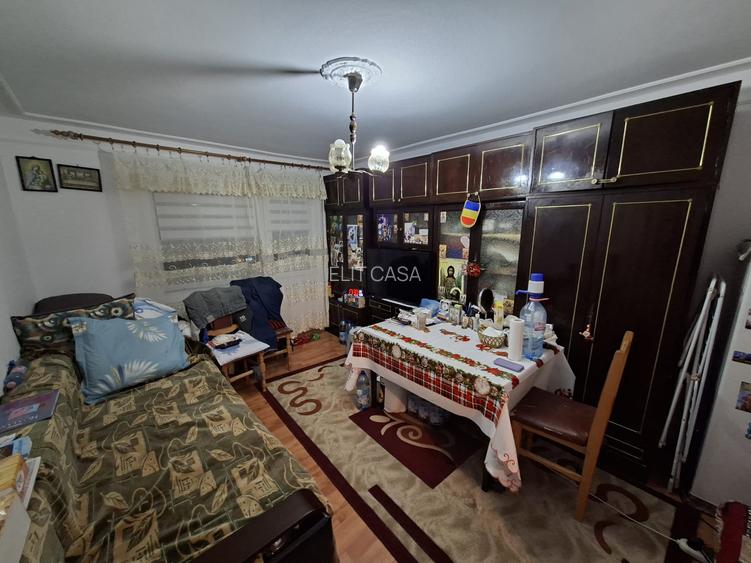 Apartament cu 2 camere, decomandat, etajul 3/4, zona Podu Ros - 3