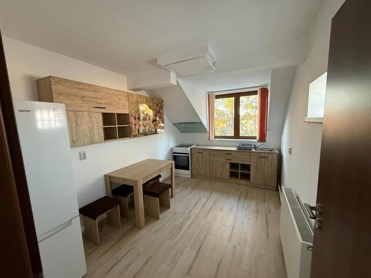 Apartament 4 camere 2 bai zona Turnisor