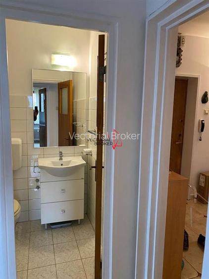 Oferta unica! 4 camere decomandat, etaj intermediar Vatra Luminoasa - 12