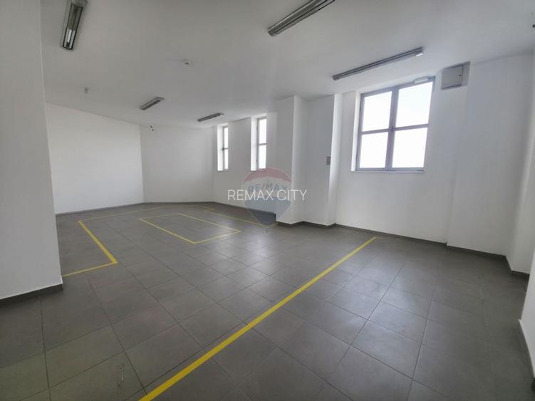 Spațiu comercial de 828 mp de vânzare în zona 1 Mai - 5