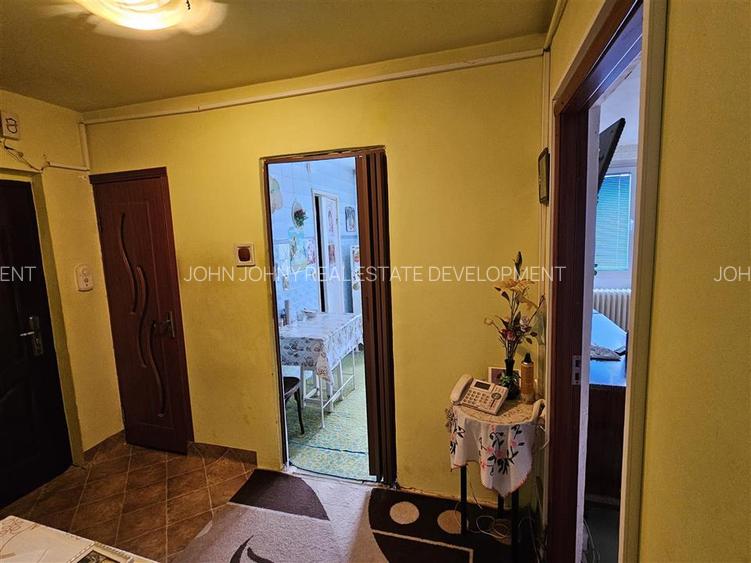 Apartament 3 camere decomandatStr. Uioara - 3