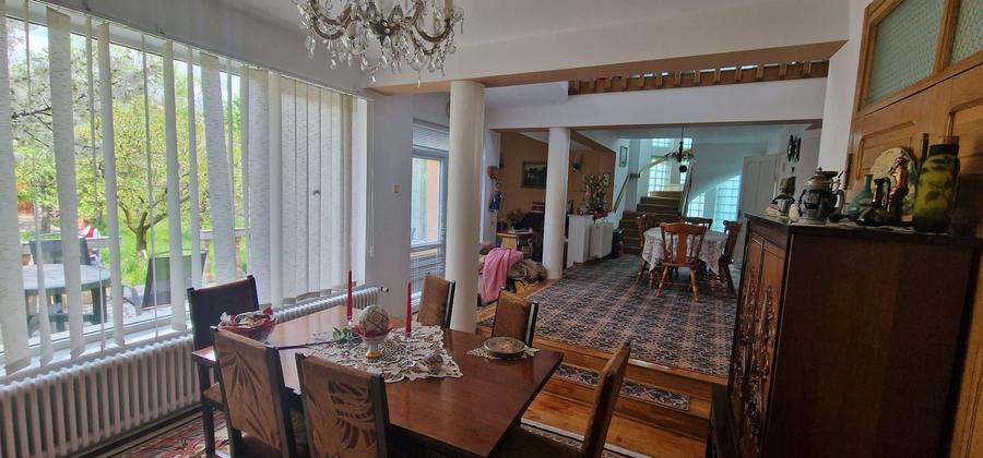 Casa - 1500 mp de teren - zona rezidențială schit