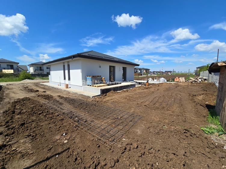 Casă parter – 4 camere | teren 463 mp | cartier nou | 800 m de blv. - 4