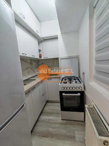 Garsonira la 3 minute de Metrou lujerului (Bloc mixt) - 3