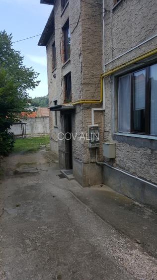 Casa zona poarta Schei, 9 camere, D+P+E+pod,suprafata 640 mp, 1.234 mp teren. - 2