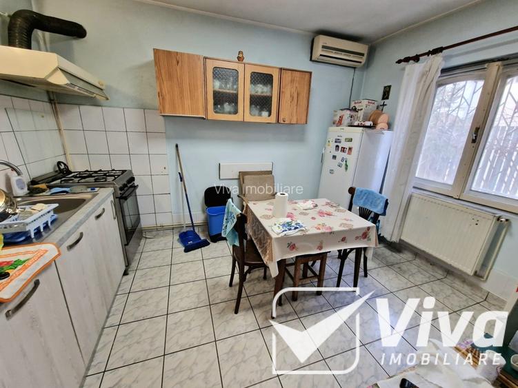 Tătărași, str. Eternitate 77, casa cu 3 camere 110mp, teren 280mp - 8