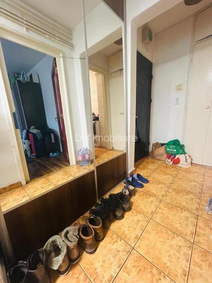 59990 euro - garsoniera Gorjului -bloc 1981-centrala proprie -etaj 1 - 2