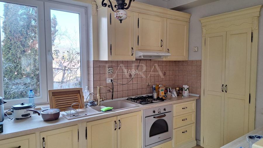 Casa Elegantă în Borhanci - 4