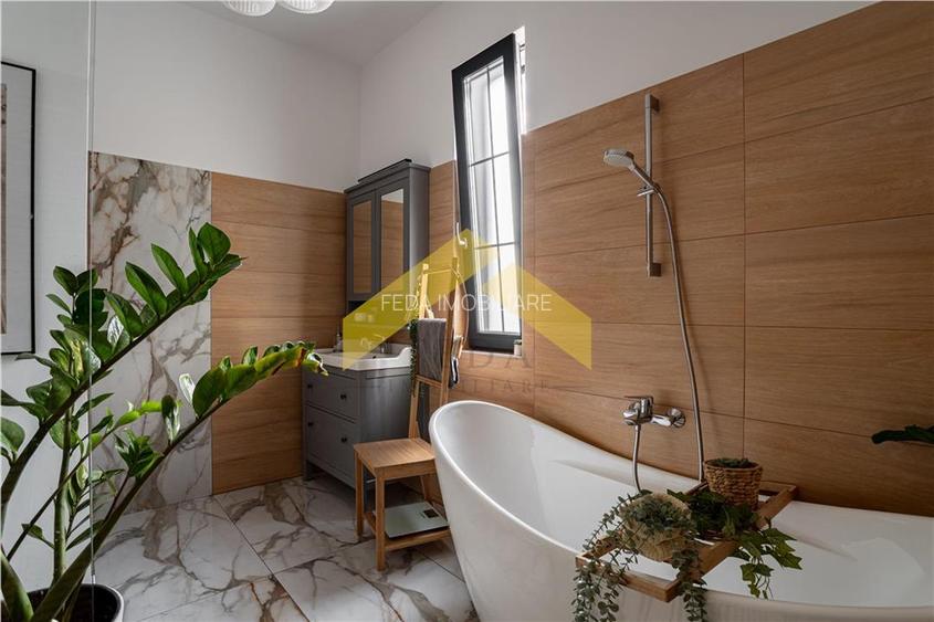 Casa la sol de lux in Mandruloc - 10