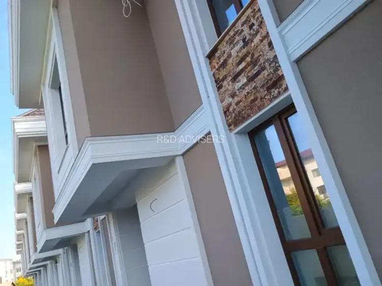 Vilă 5 camere  curte și parcare – 1 Decembrie - 2