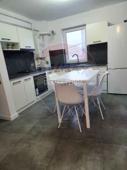 DE INCHIRIAT: Apartament cu 3 camere - Centru Vechi - 5