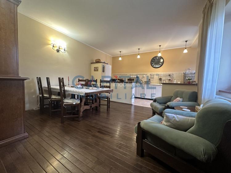 Casa, singur in curte, cu acces auto, ultracentral, Oradea, comision 0% - 7