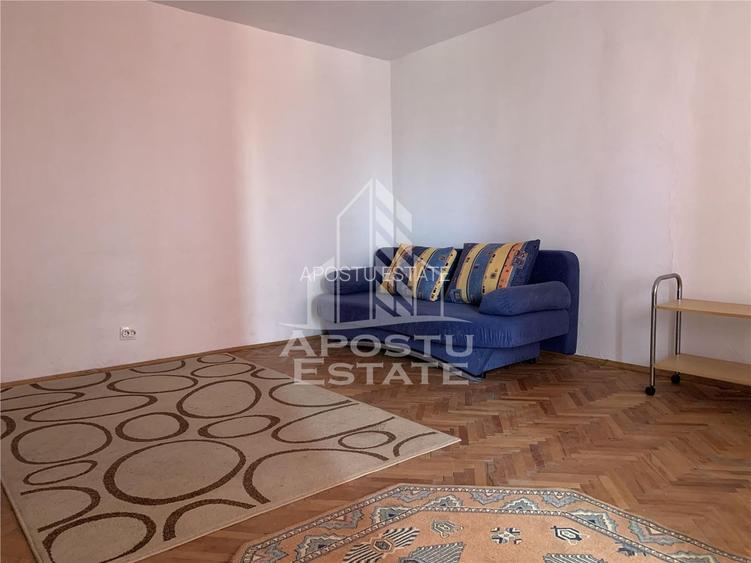 Apartament cu 2 camere, decomandat ,cu centrala proprie - 2