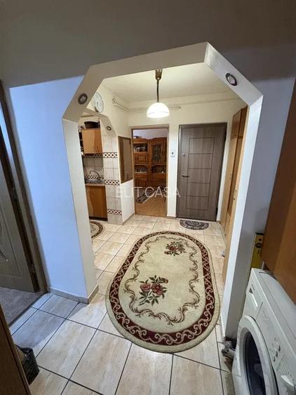 Apartament cu doua camere decomandat, zona Canta - 4