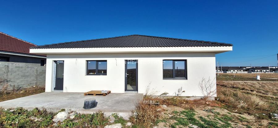 Casa individuala de vanzare, semifinisata, Santandrei - 3