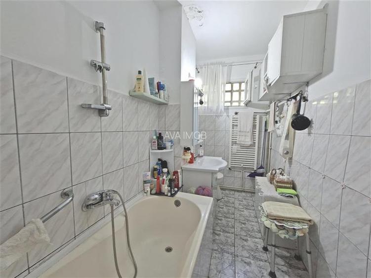 Apartament 3 camere semidecomandat | Etaj 1, zona Centrala, Bacau - 7