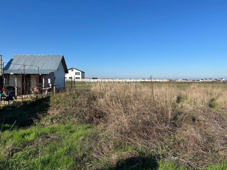 1017 mp Dragomiresti Vale pe strada din spatele Liceului  // toate utilitatile - 2