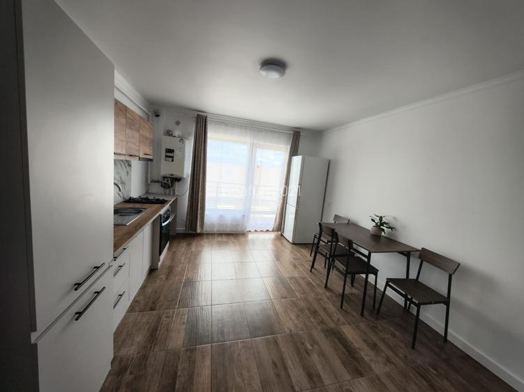 Vând apartament cu parcare  - 8