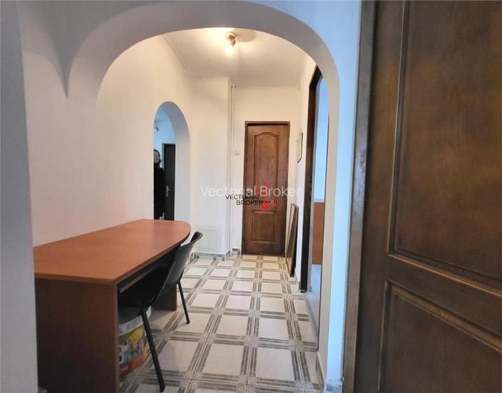 UNIRII-LOCATIE-3 CAMERE DECOMANDAT / ETAJ 2 / SEMISTRADAL - 10