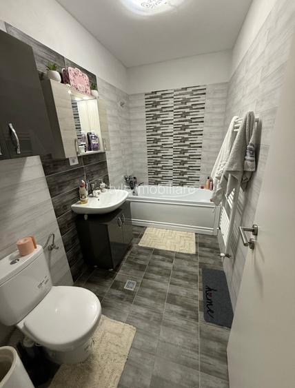 Inchiriez Garsoniera Militari Residence - 2