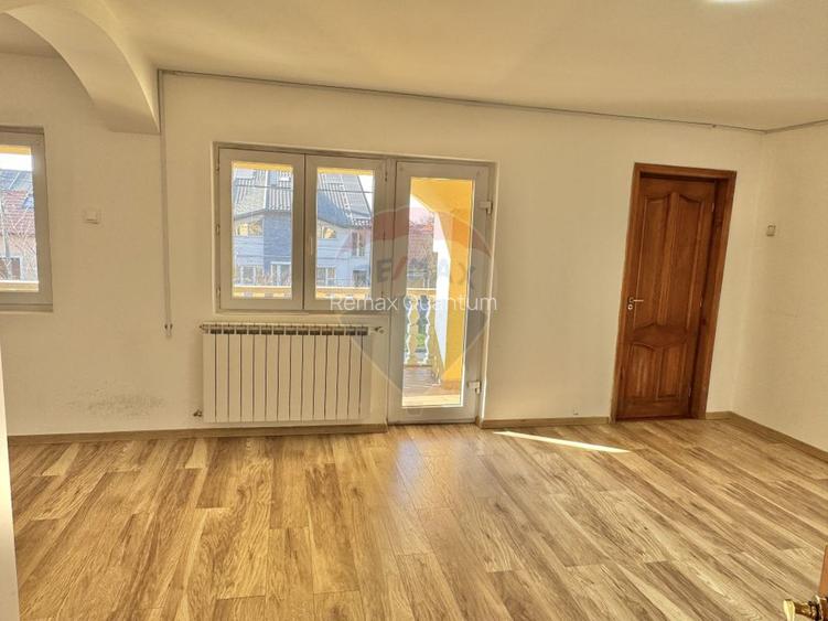 Casă / Vilă cu 6 camere de închiriat în zona Iosia - 10
