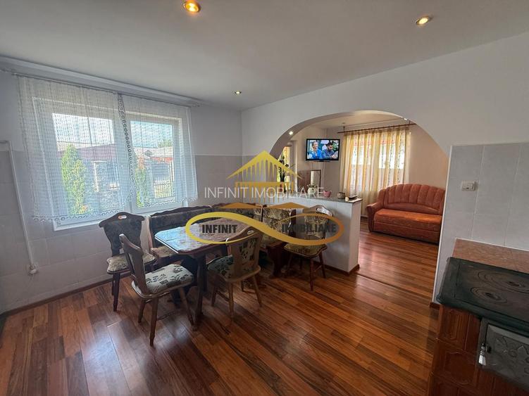 Casa de vanzare in Bacau Saucesti spatioasă cu etaj separat - 6