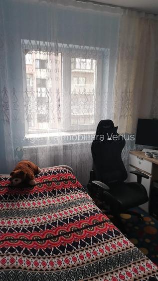 Apartament 3 camere si 2 bai - Imagine principală: 1/8Apartament 3 camere si 2 b - 8