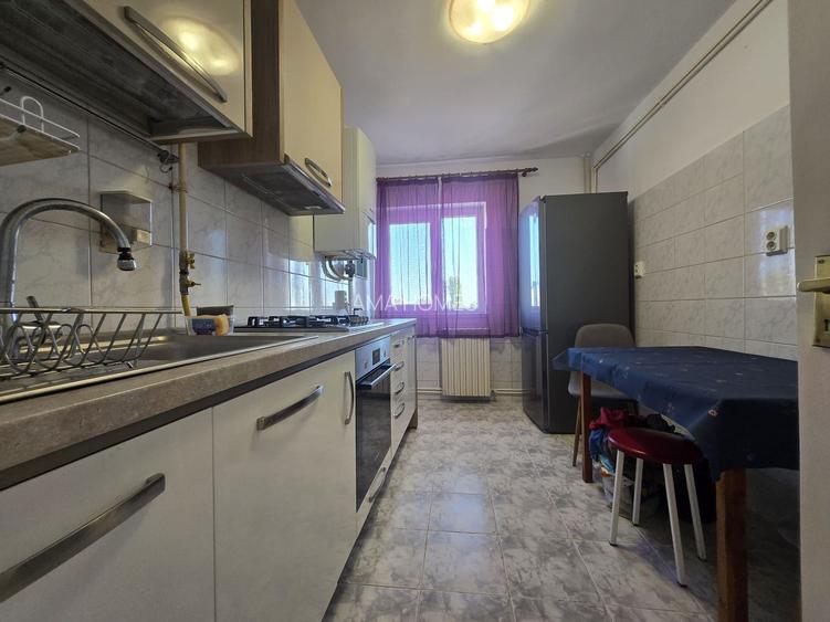 Apartament 3 camere luminos si spatios zona ICIL - 2