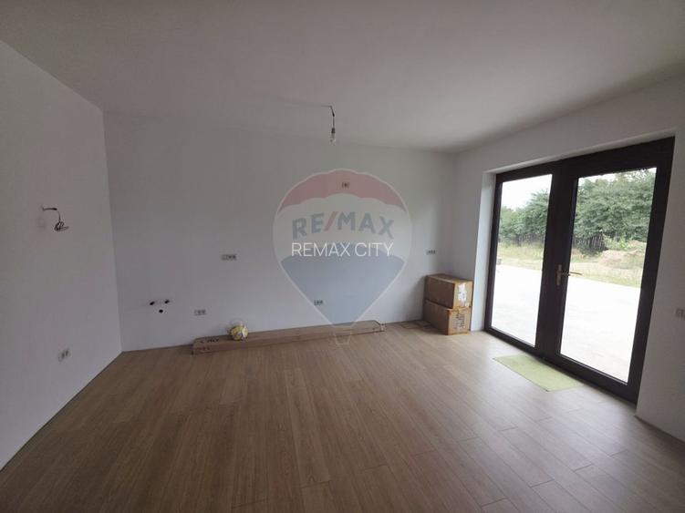 Casă cu livadă și teren generos – Girov - 2