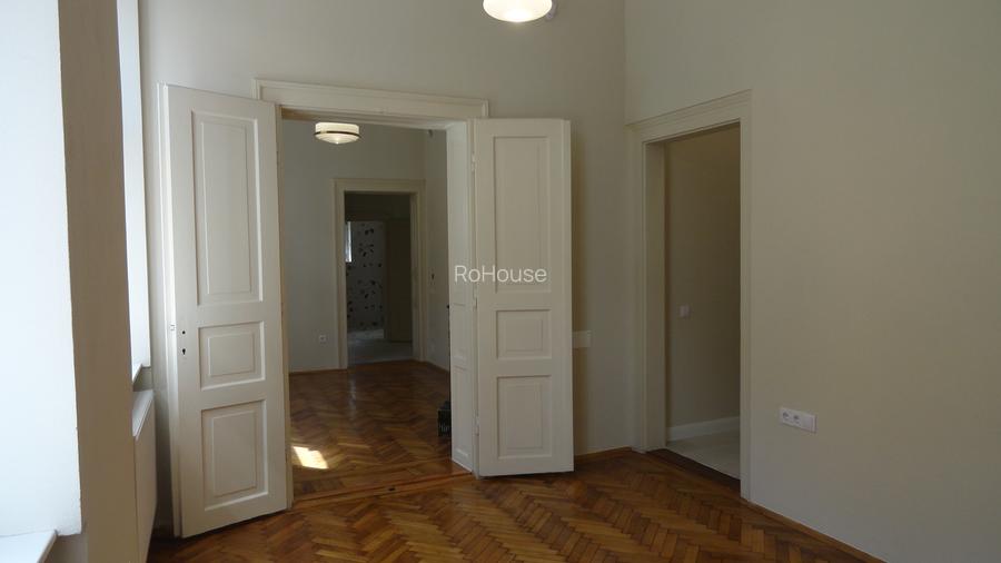 Apartament in casa recent renovat , parcare in curte, zona centrala - 11