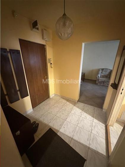 Decomandat la etajul 1 aproape de Iulius Mall - 9