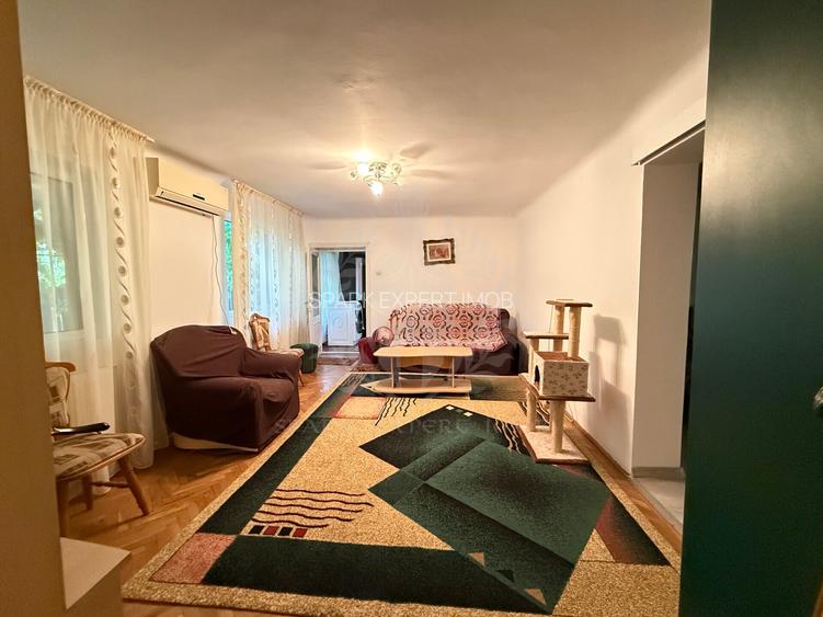 Casa extinsa 8 camere, garaj, teren 1300mp , zona stradala Paulestii Noi - 28