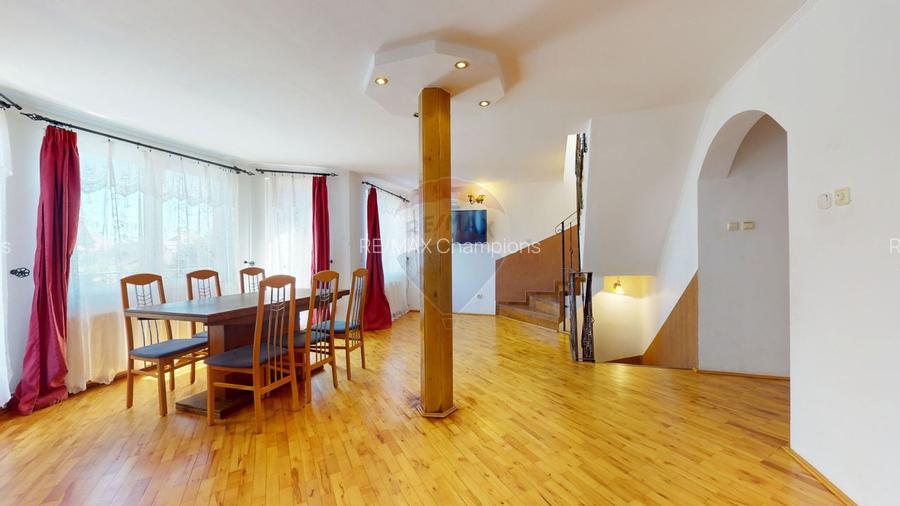 Casă individuală de vânzare | P+E+M | Central | Cristian - 3