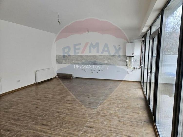 Casă / Vilă cu 4 camere de închiriat în zona Tei - 6