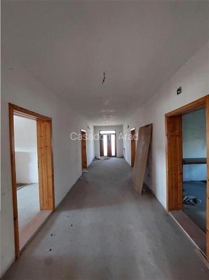 Imobil D+P+2E+M, zona Poetului, integral sau partial - 3