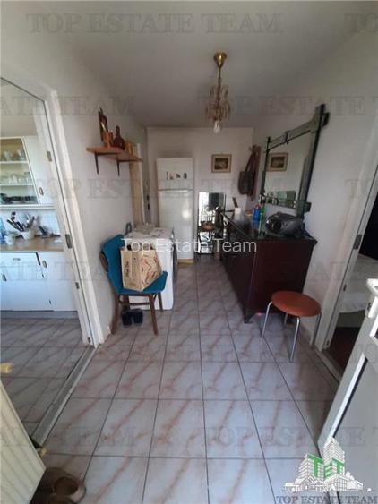 In exclusivitate Piata Veteranilor casa individuala  7 min de metrou - 18